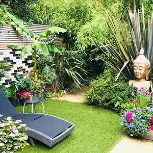  Apartment Stunning 1 Bed Garden